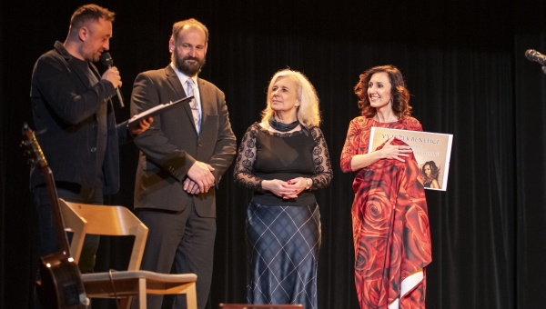 Benefiční koncert znovu spojil srdce pro DECENT Hulín